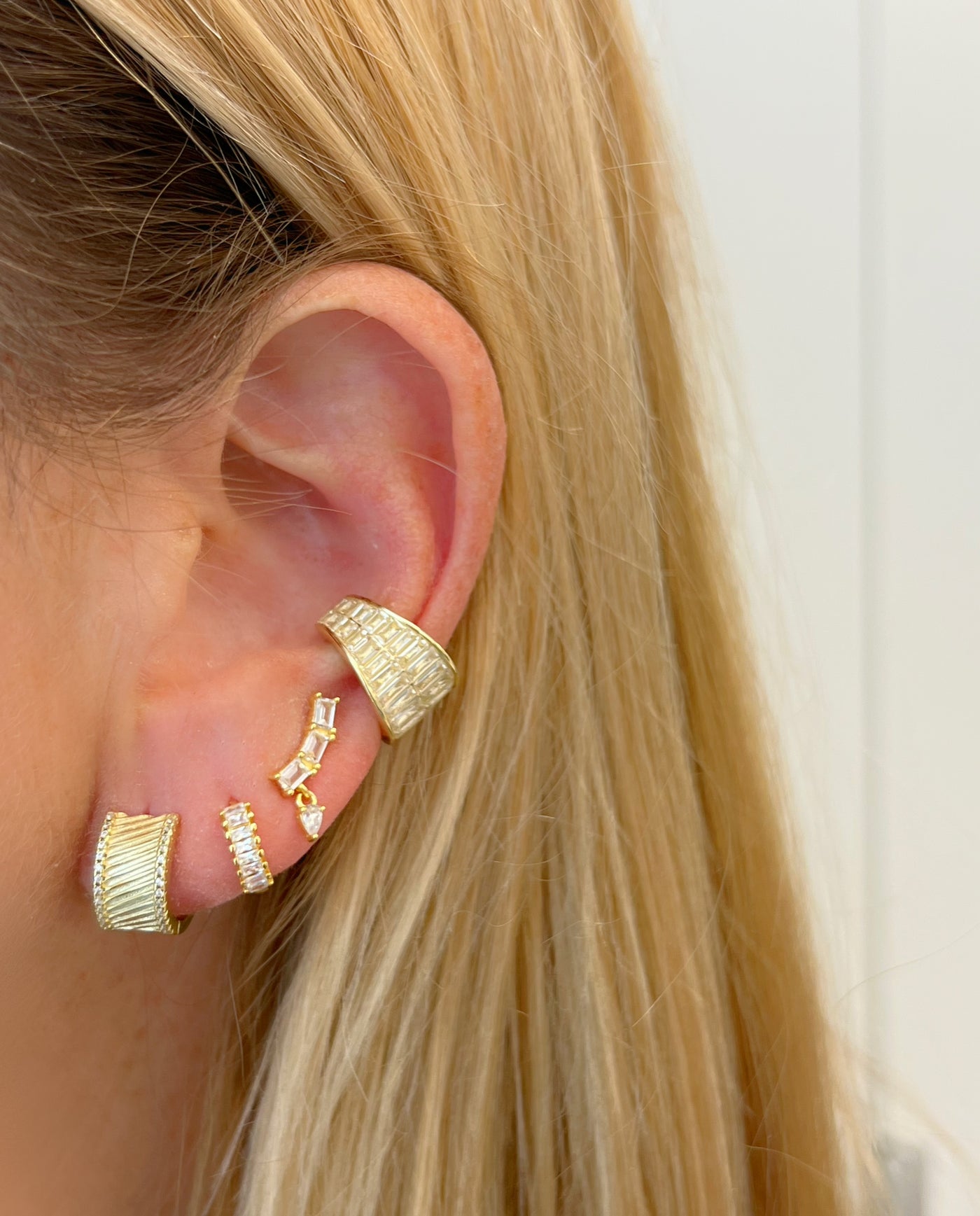 Thick Baguette Ear Cuff